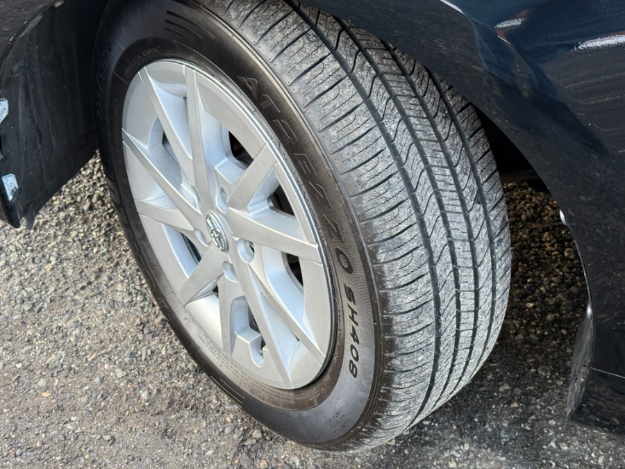 Vehicle image 74 of 86