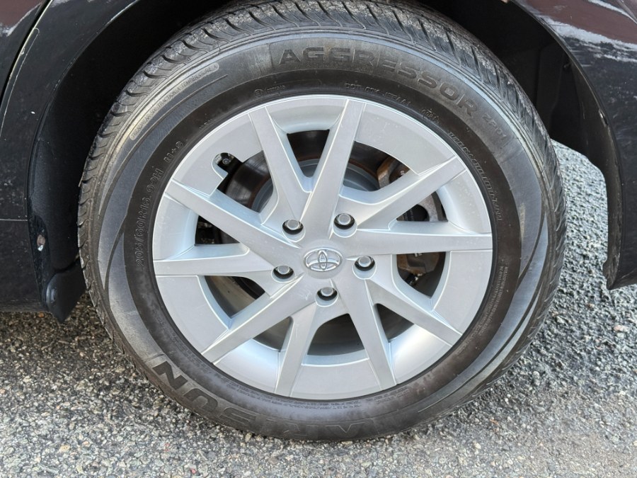 Vehicle image 76 of 86