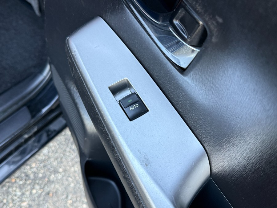 Vehicle image 41 of 86