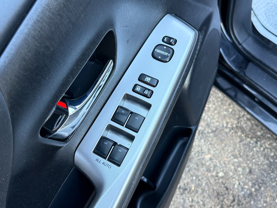 Vehicle image 21 of 86