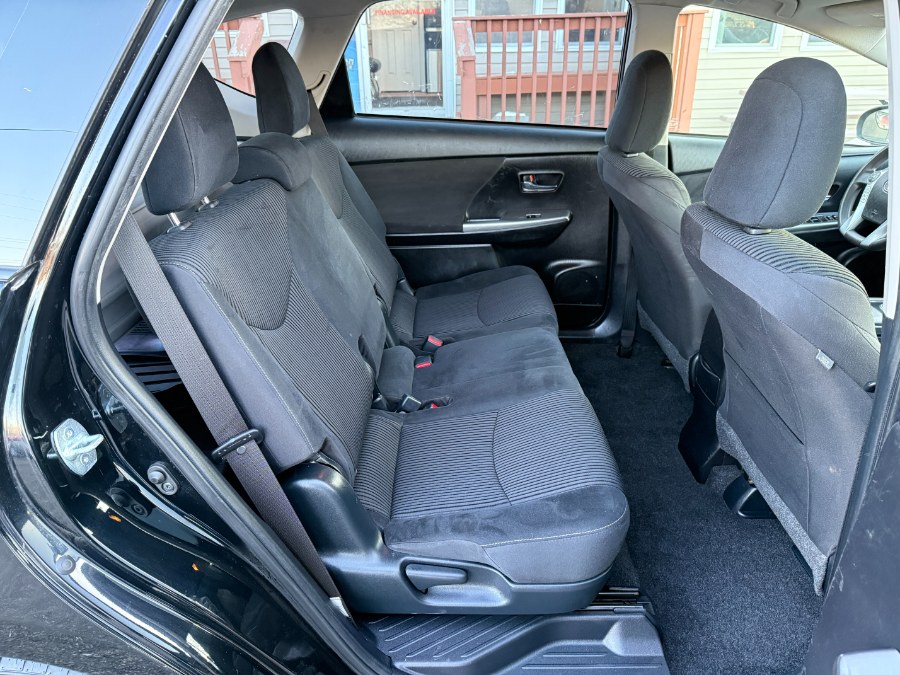 Vehicle image 38 of 86