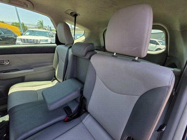 Vehicle image 12 of 39
