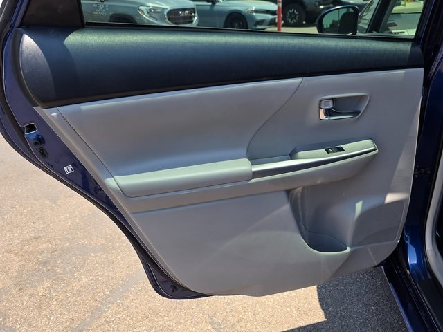 Vehicle image 27 of 39