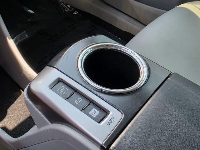 Vehicle image 25 of 39