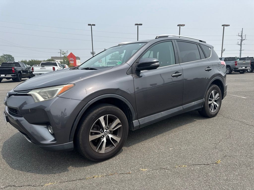 2016 Toyota RAV4 XLE Image 1 of 5