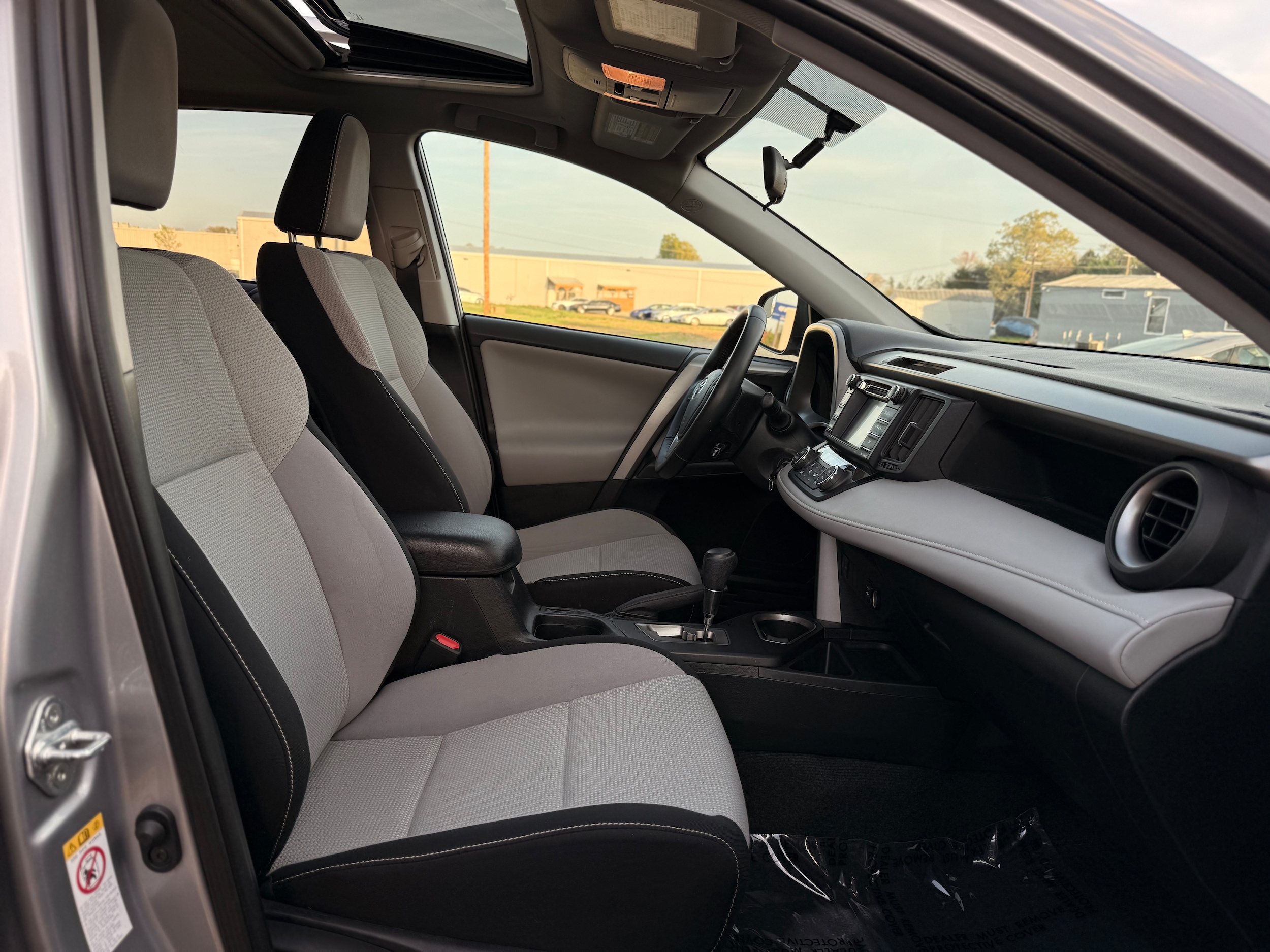 Vehicle image 20 of 30