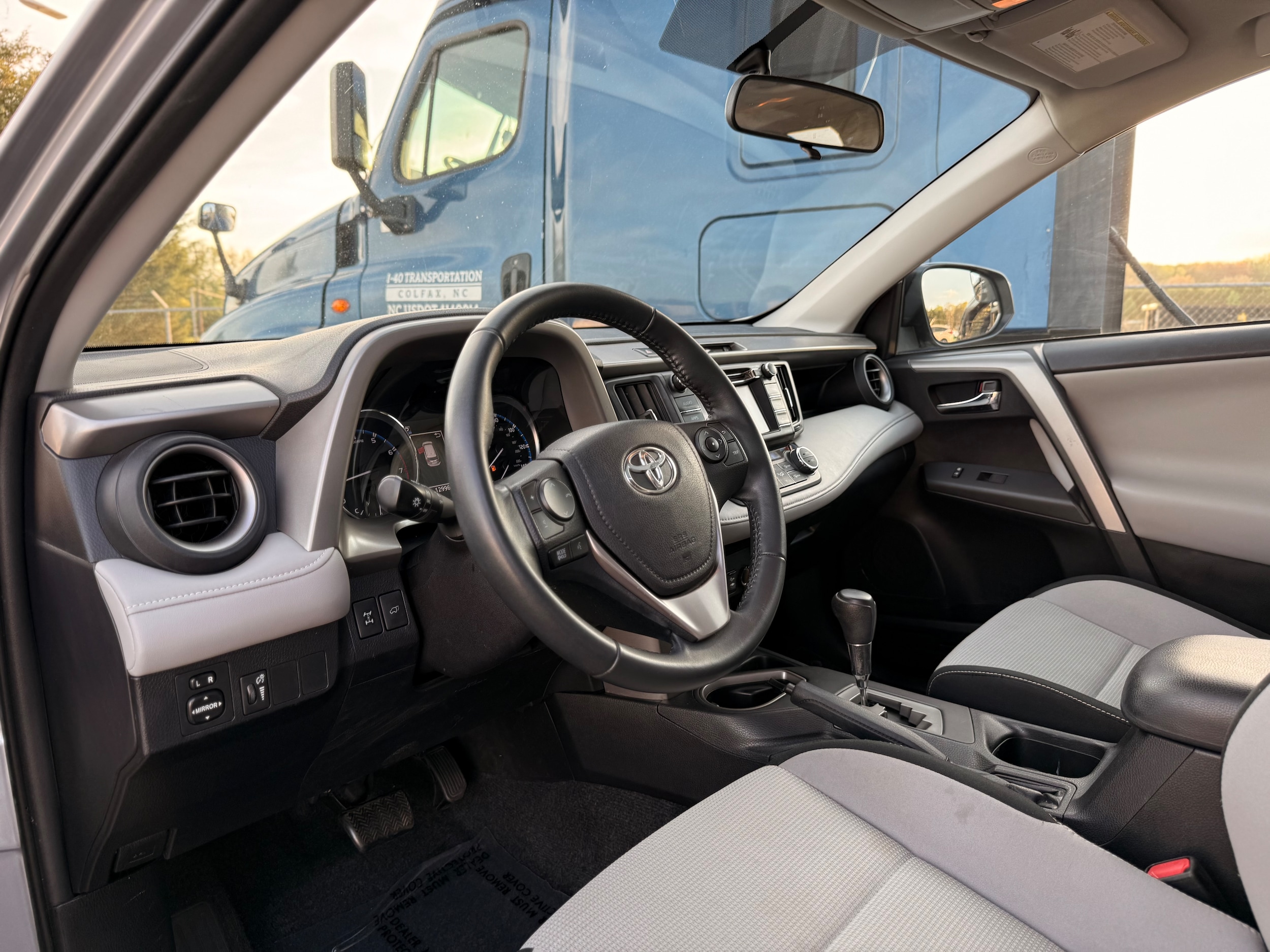 Vehicle image 12 of 30