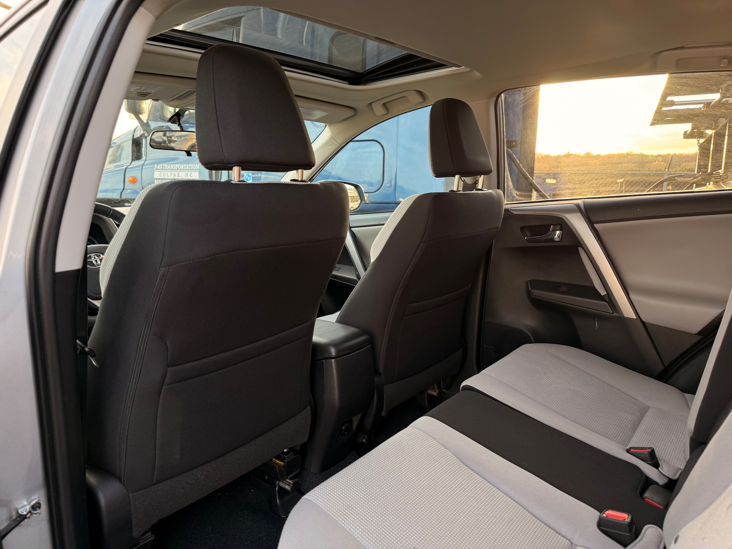 Vehicle image 13 of 30