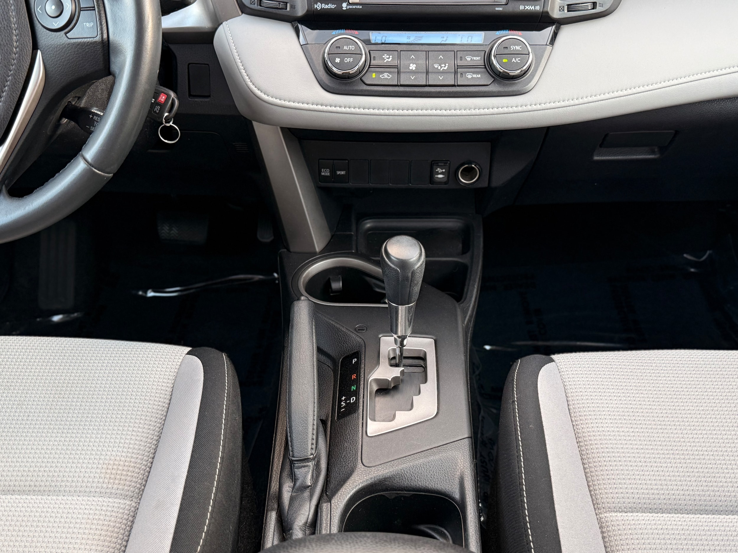 Vehicle image 23 of 30