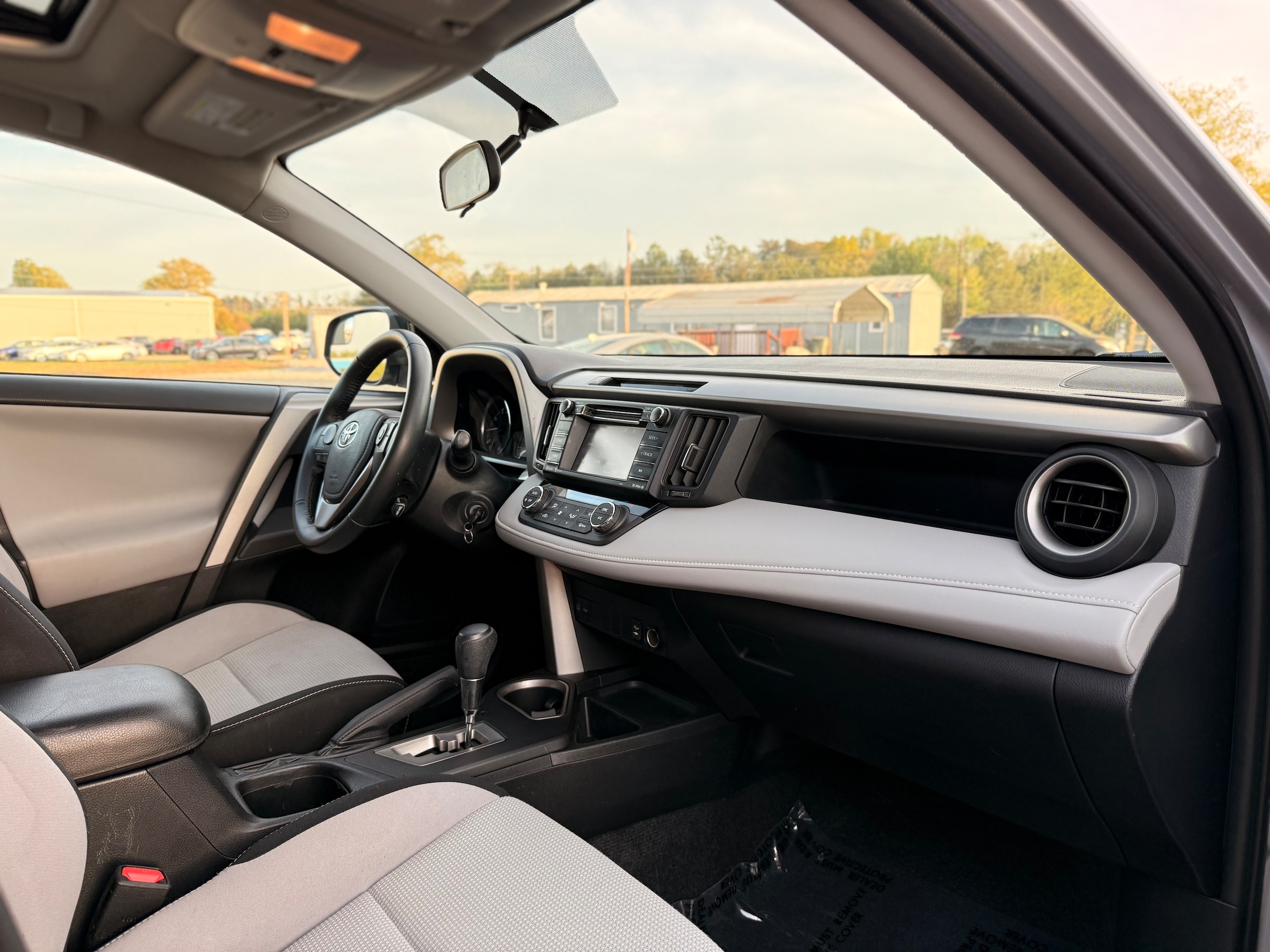 Vehicle image 19 of 30