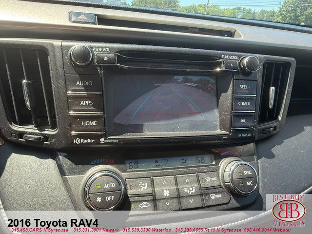 Vehicle image 13 of 18