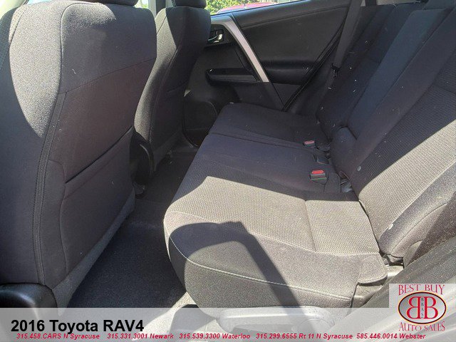 Vehicle image 9 of 18