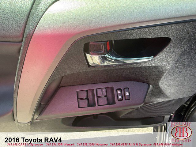 Vehicle image 17 of 18