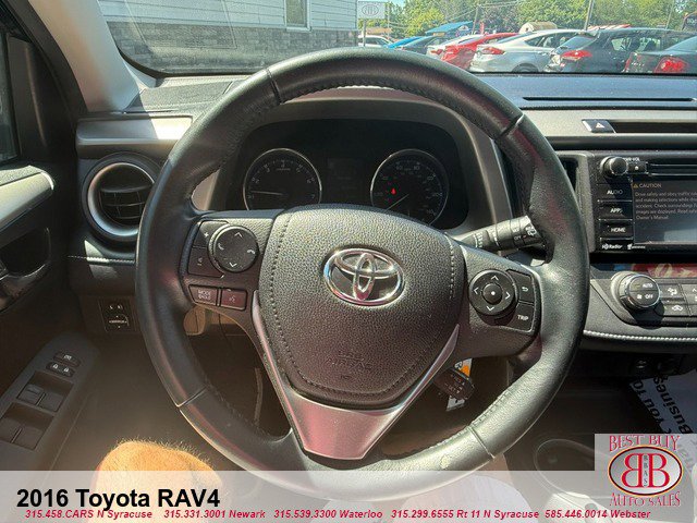 Vehicle image 12 of 18