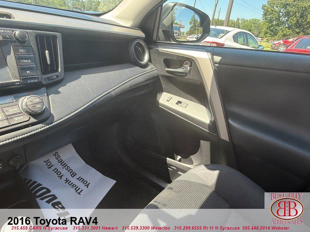 Vehicle image 10 of 18