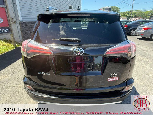 Vehicle image 8 of 18
