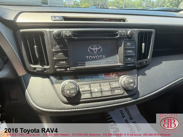 Vehicle image 14 of 18