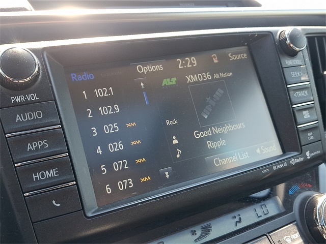 Vehicle image 17 of 37