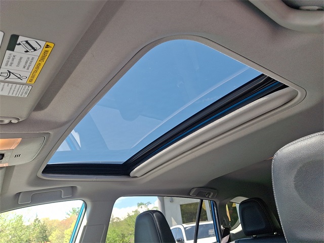 Vehicle image 14 of 37