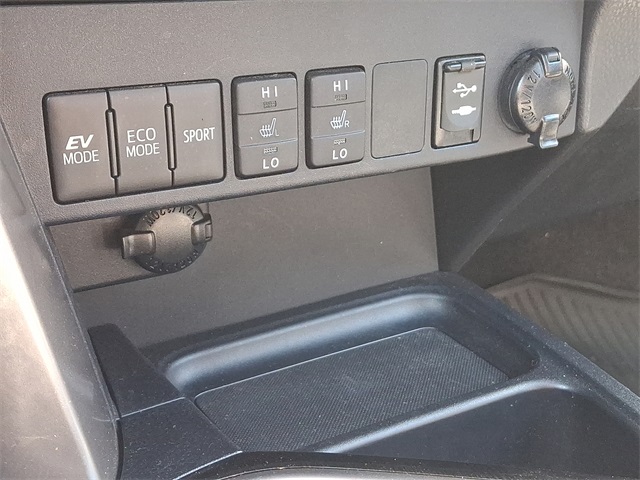 Vehicle image 25 of 37