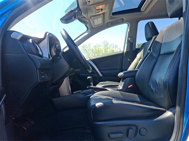 Vehicle image 13 of 37