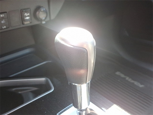 Vehicle image 15 of 37