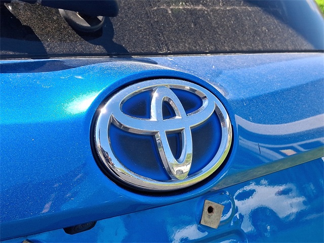 Vehicle image 28 of 37