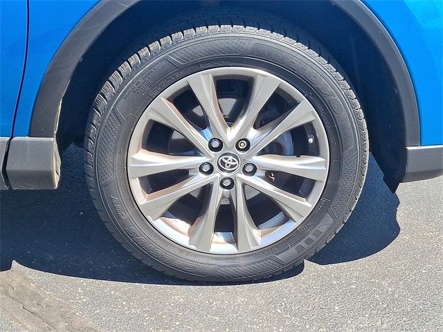 Vehicle image 8 of 37