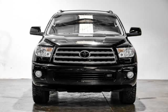 2016 Toyota Sequoia Platinum Image 2 of 59