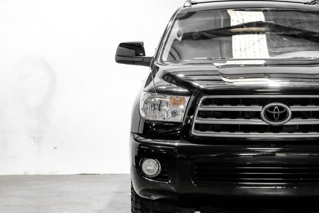 2016 Toyota Sequoia Platinum Image 3 of 59