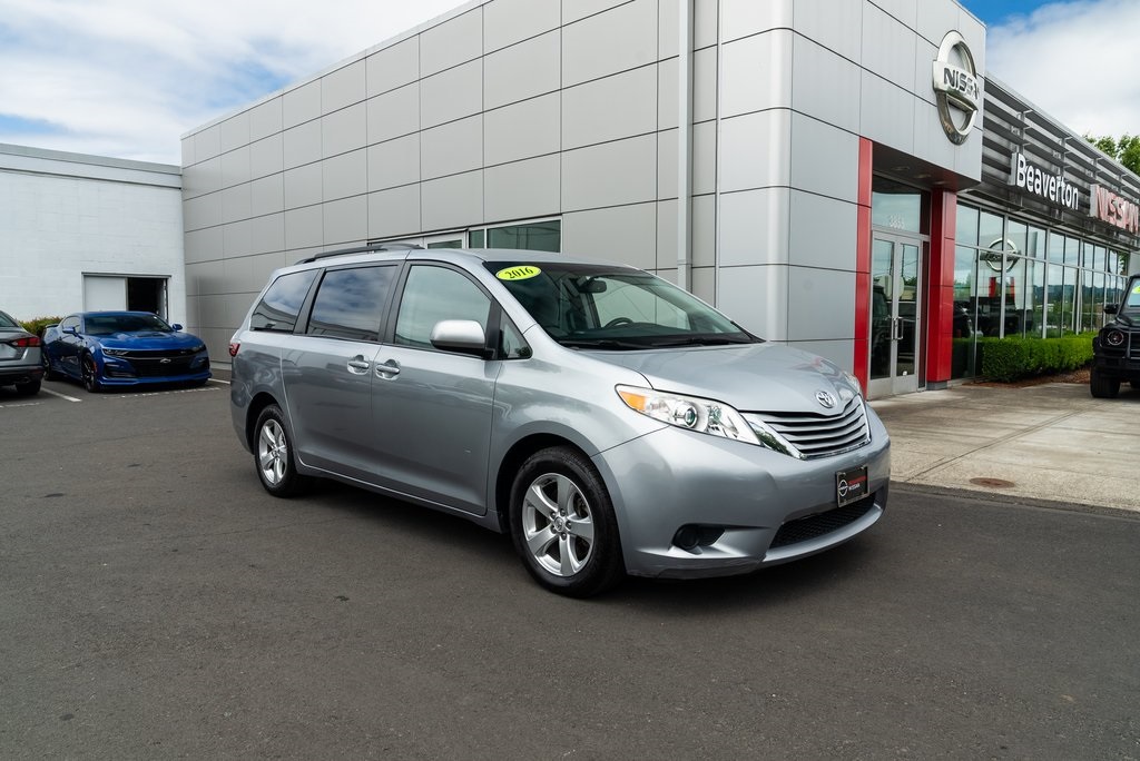 Vehicle image 3 of 26