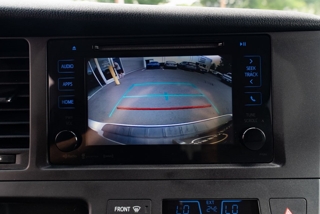 Vehicle image 22 of 26