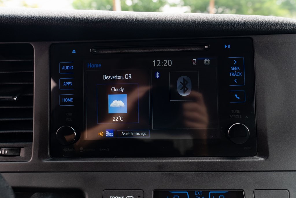 Vehicle image 23 of 26