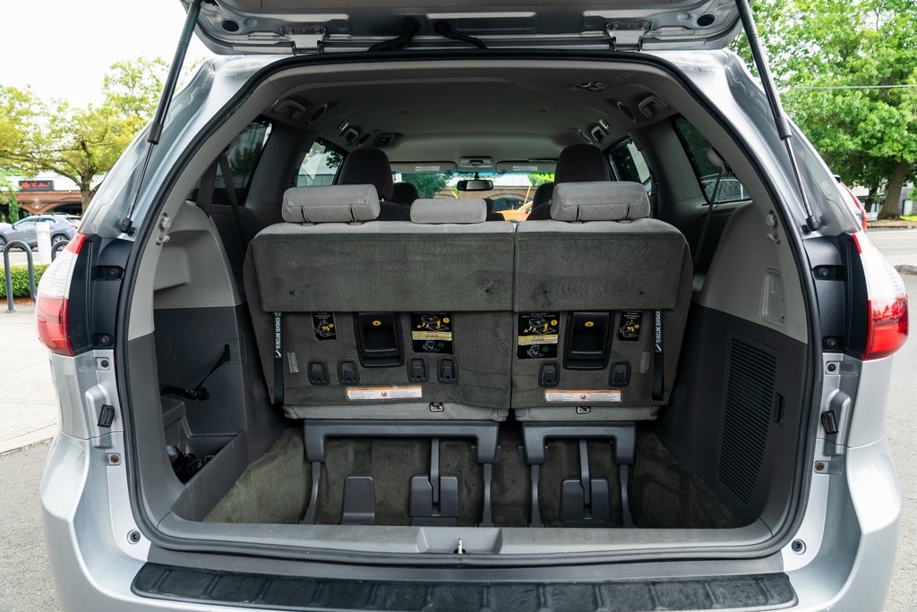 Vehicle image 8 of 26