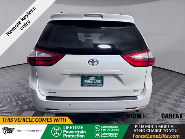 Vehicle image 8 of 41