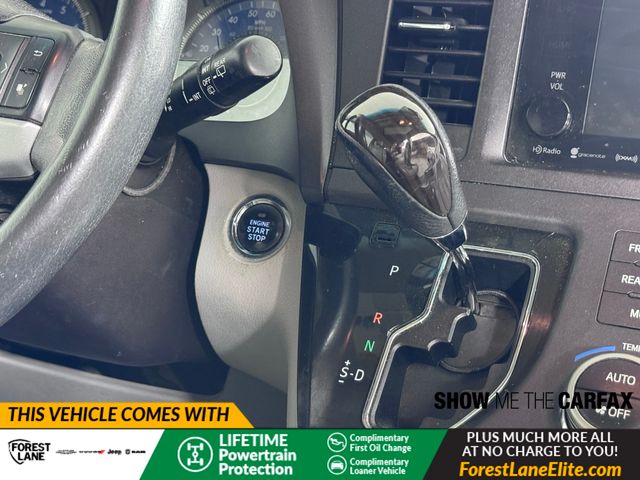 Vehicle image 28 of 41