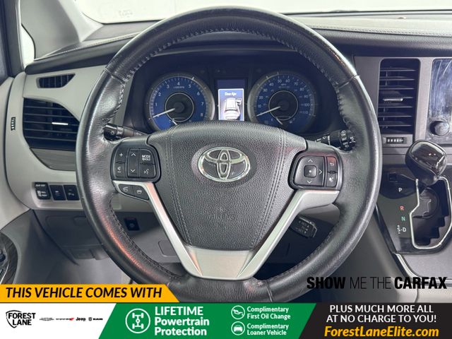 Vehicle image 25 of 41