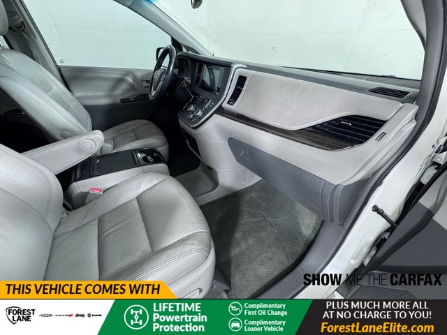 Vehicle image 34 of 41