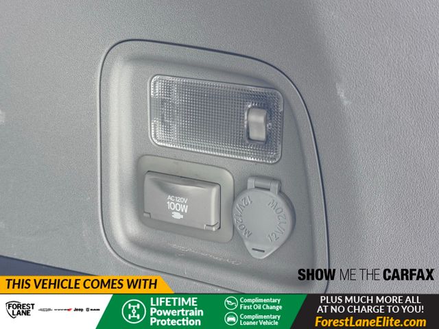 Vehicle image 33 of 41