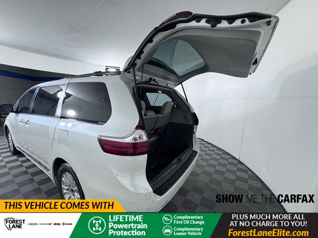 Vehicle image 17 of 41