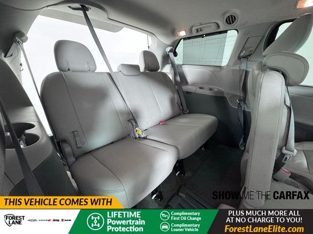 Vehicle image 31 of 41