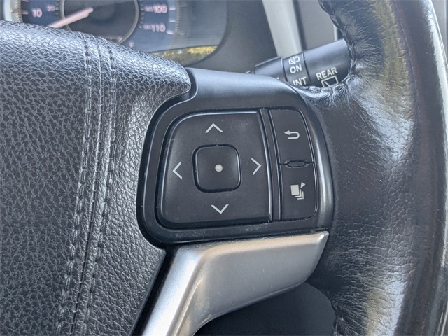 2016 Toyota Sienna XLE Image 24 of 31