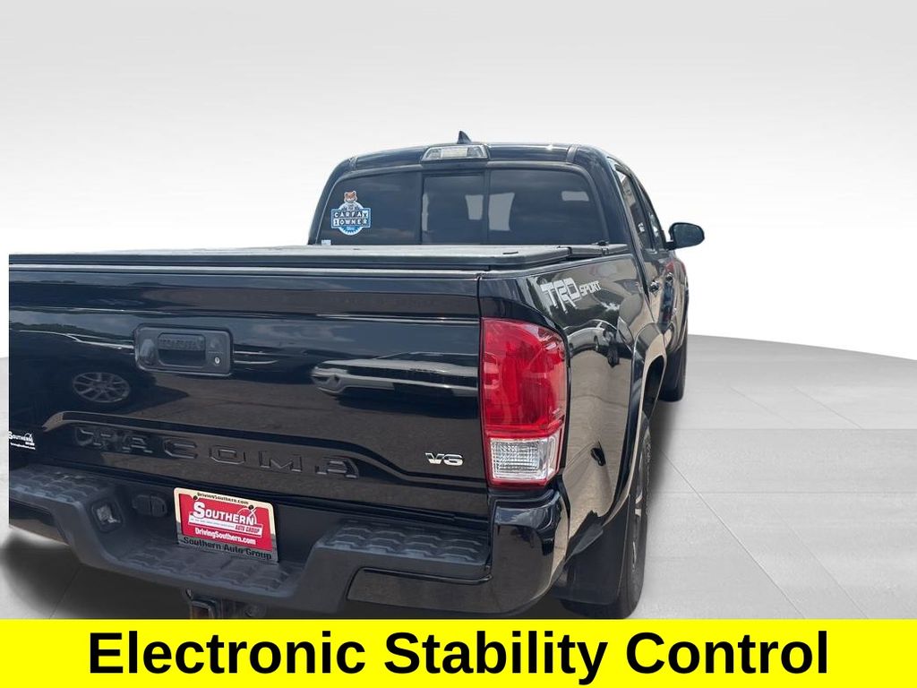 Vehicle image 7 of 19