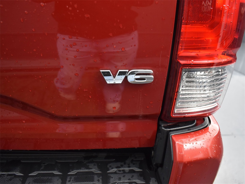 Vehicle image 32 of 52