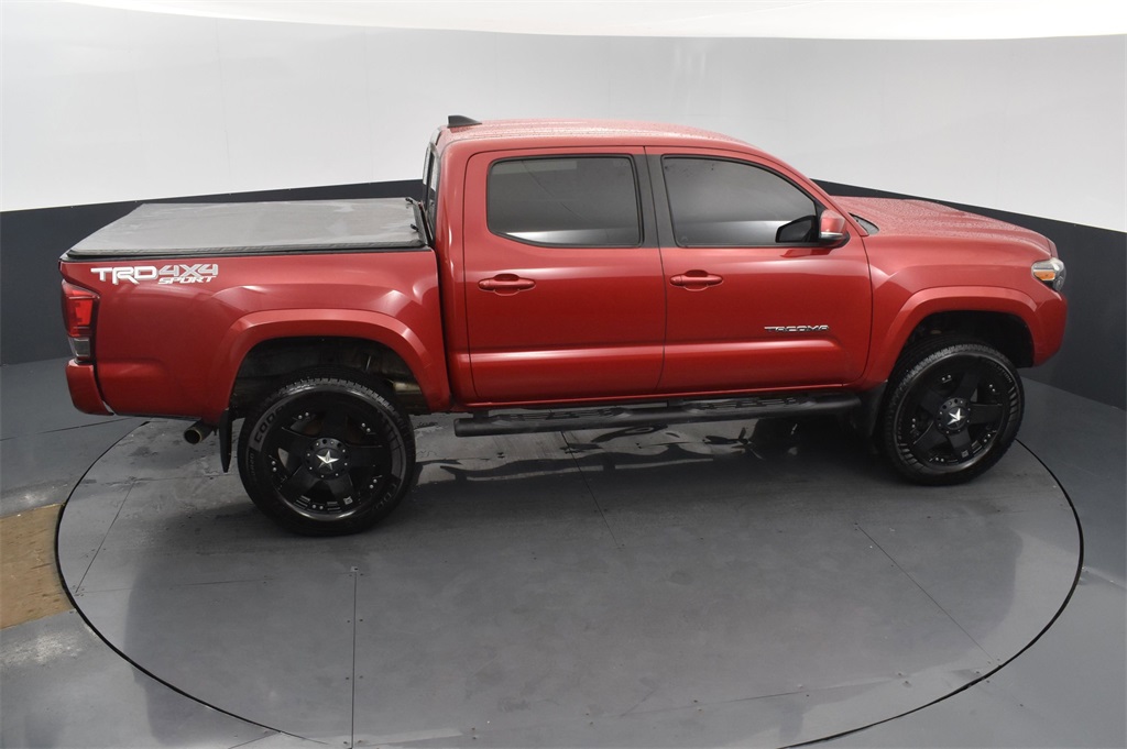 Vehicle image 15 of 52