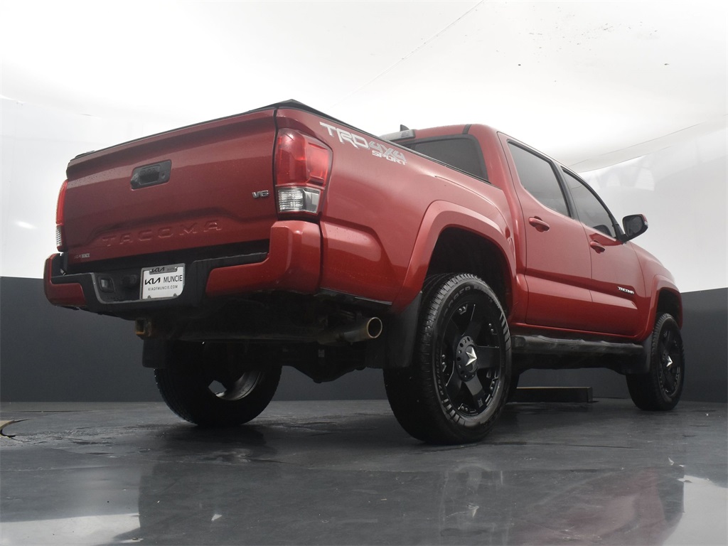 Vehicle image 26 of 52
