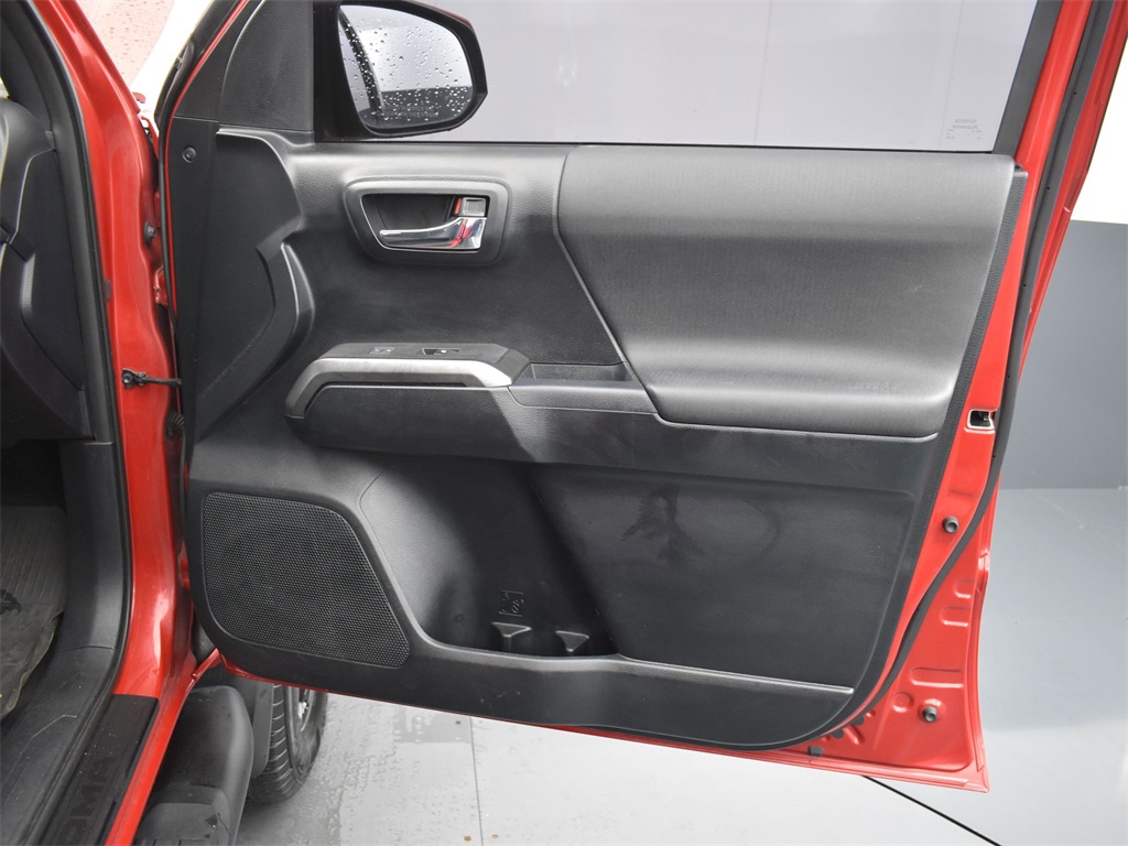 Vehicle image 42 of 52
