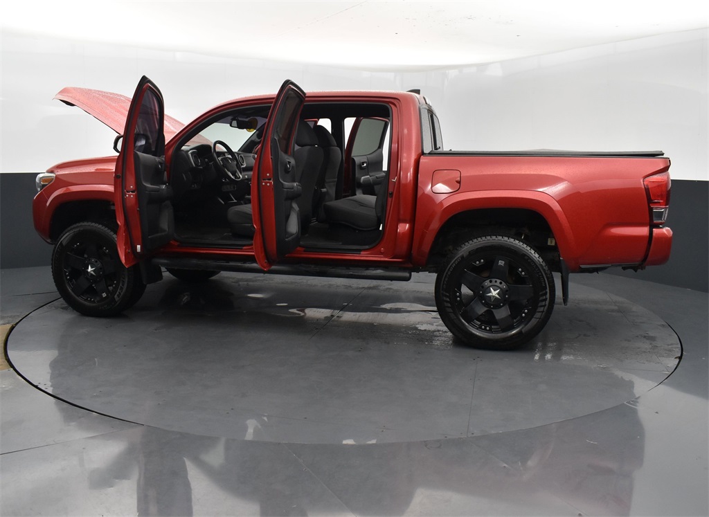 Vehicle image 24 of 52