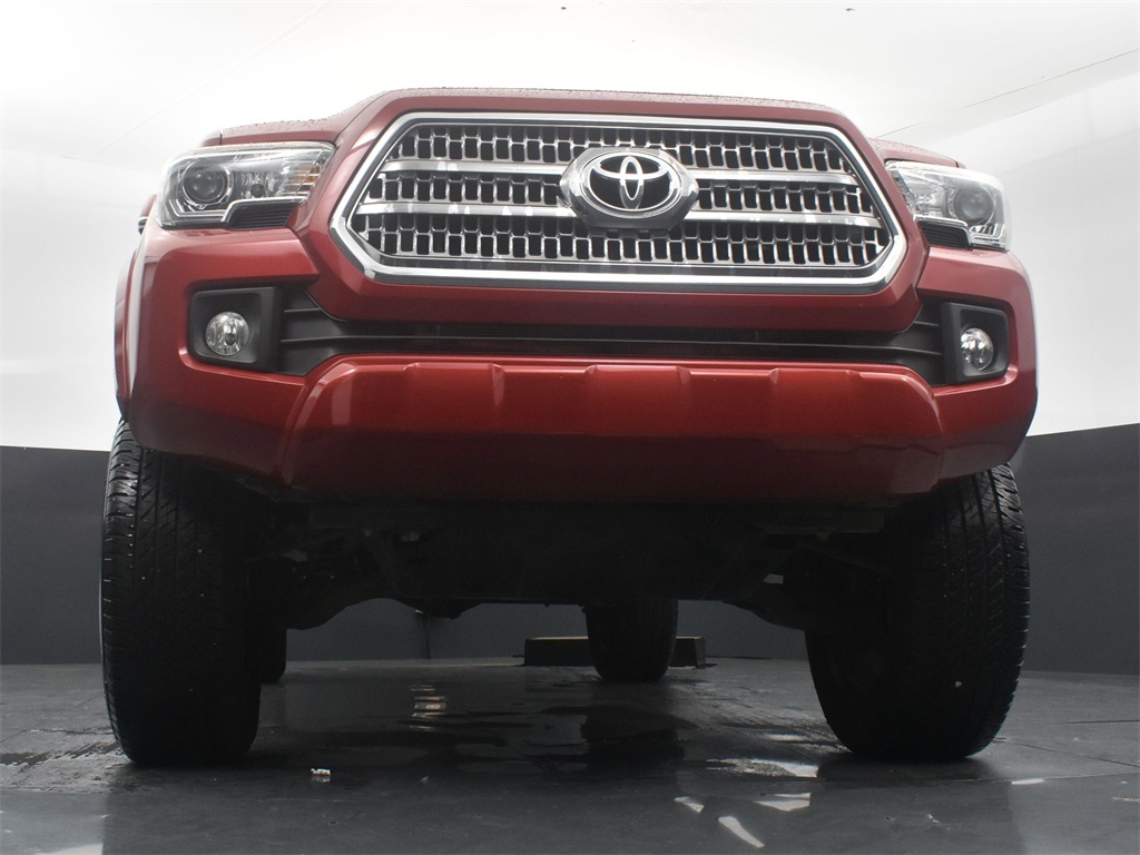 Vehicle image 7 of 52