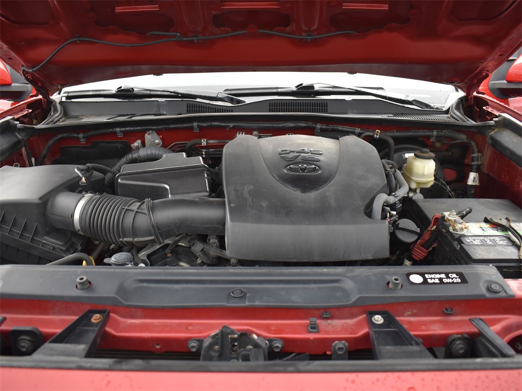Vehicle image 34 of 52